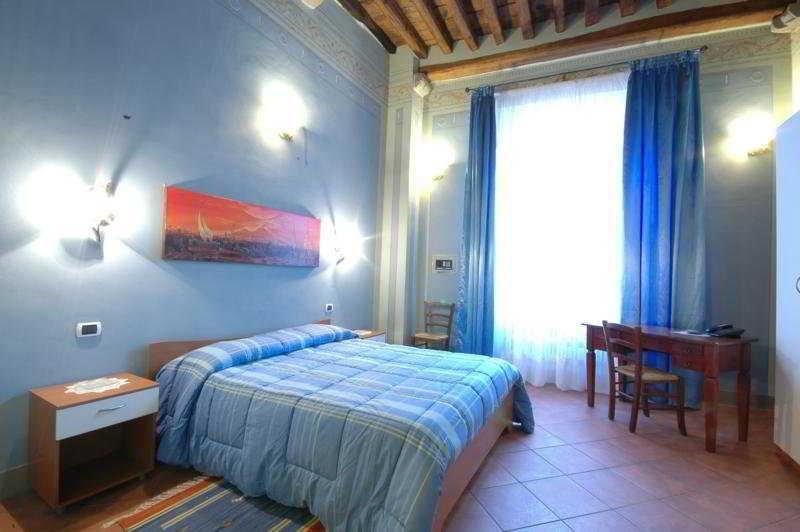 Antica Residenza Del Gallo Lucca Bagian luar foto