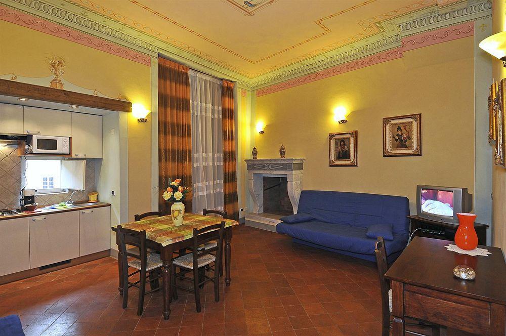 Antica Residenza Del Gallo Lucca Bagian luar foto
