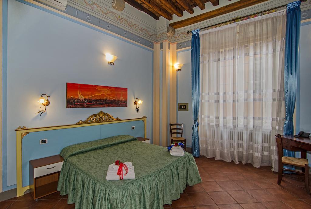 Antica Residenza Del Gallo Lucca Ruang foto