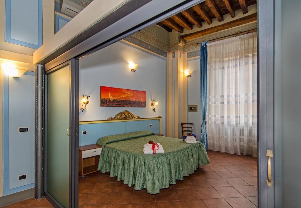 Antica Residenza Del Gallo Lucca Ruang foto