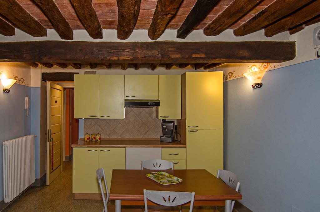 Antica Residenza Del Gallo Lucca Ruang foto